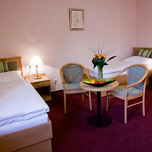 4* Hotell Castle
